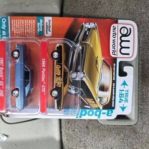 Auto World Diecast Car Set